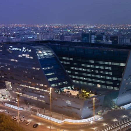 Steigenberger Residence 도하 외부 사진 The hospital at night