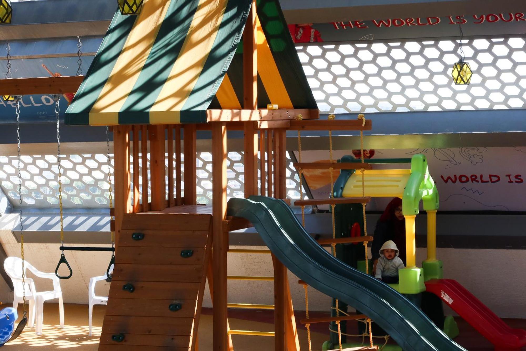 Steigenberger Residence 도하 외부 사진 A playground in a shopping mall